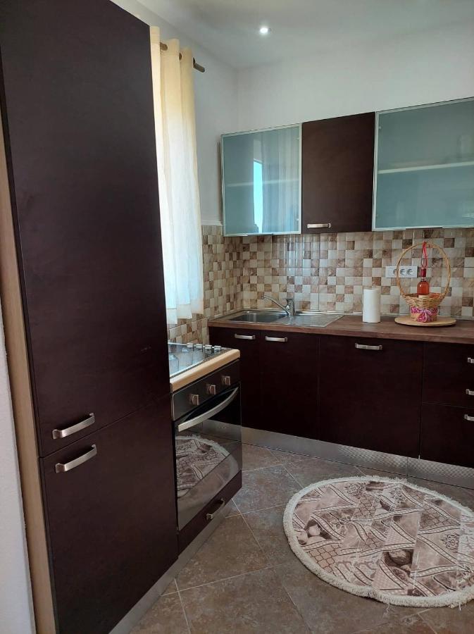 Apartmani Jovan Ulcinj Exterior photo