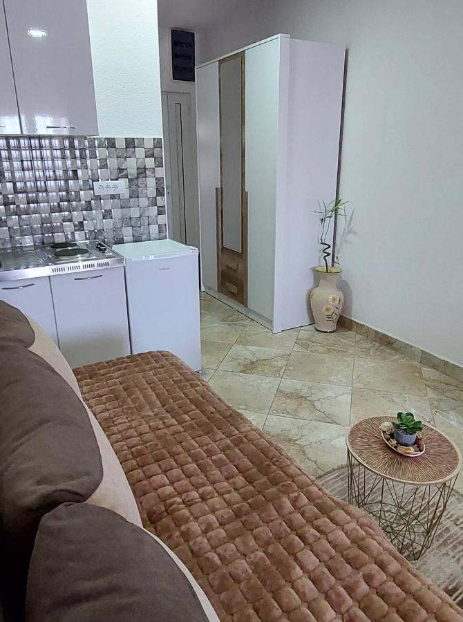 Apartmani Jovan Ulcinj Exterior photo