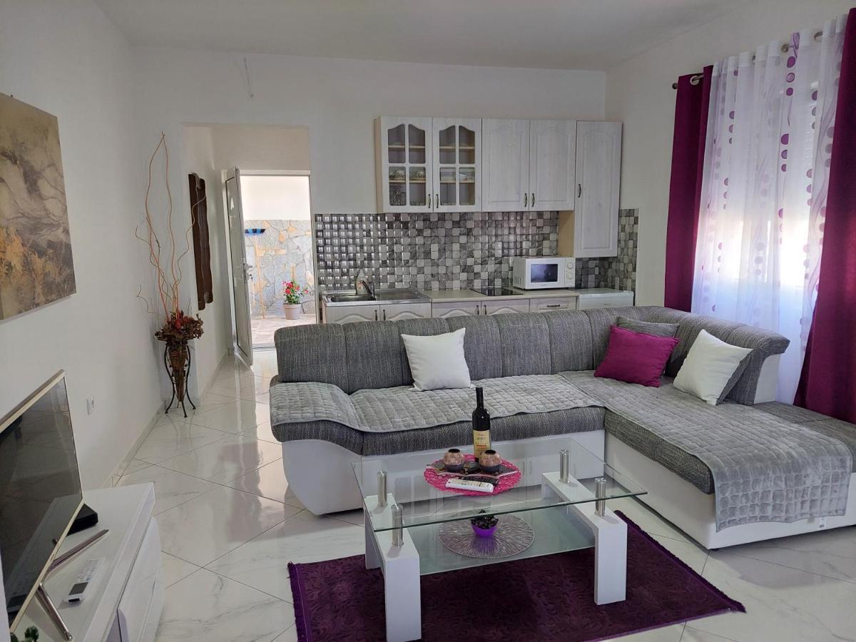 Apartmani Jovan Ulcinj Exterior photo