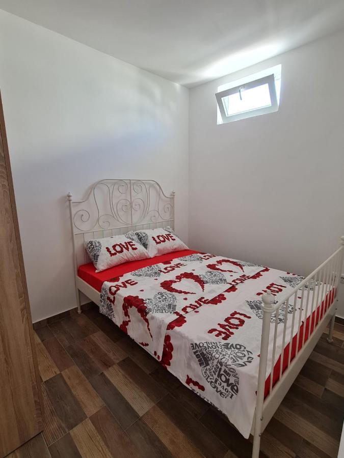 Apartmani Jovan Ulcinj Exterior photo