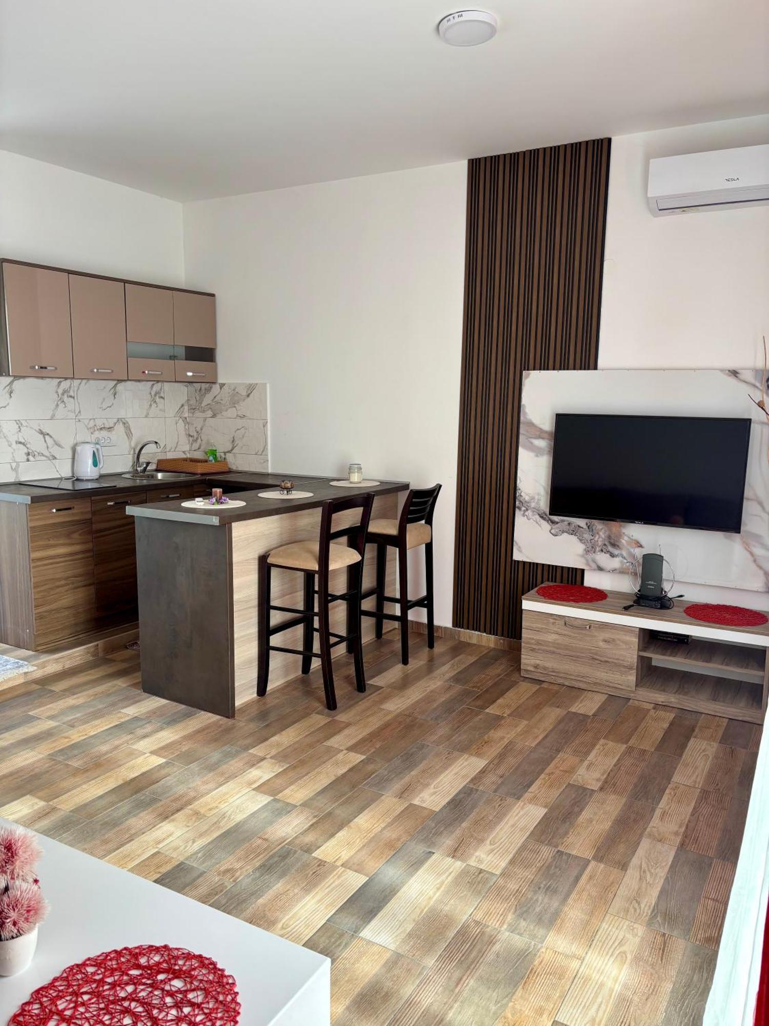 Apartmani Jovan Ulcinj Exterior photo