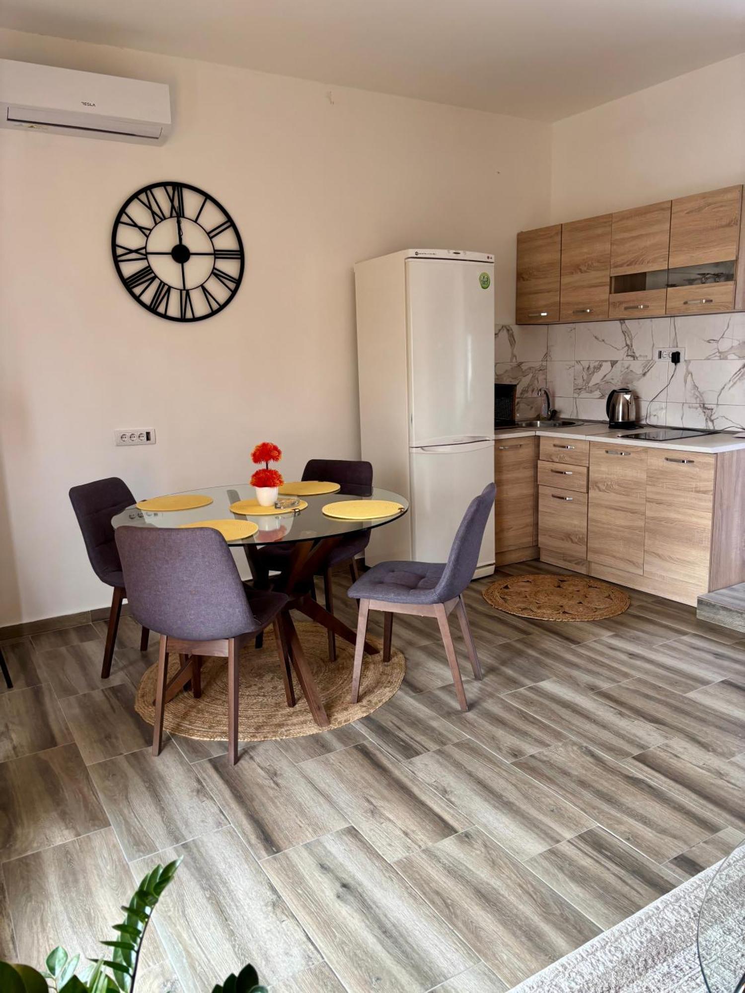 Apartmani Jovan Ulcinj Exterior photo
